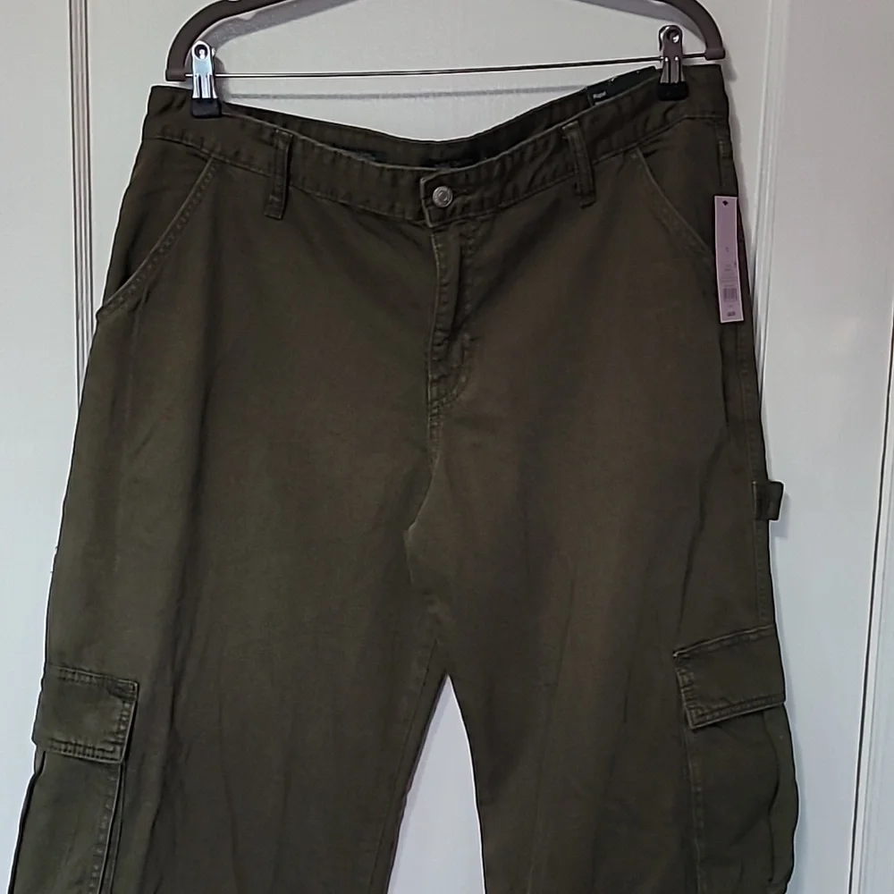 Wild Fable Mid Rise Cargo - Picture 3 of 13